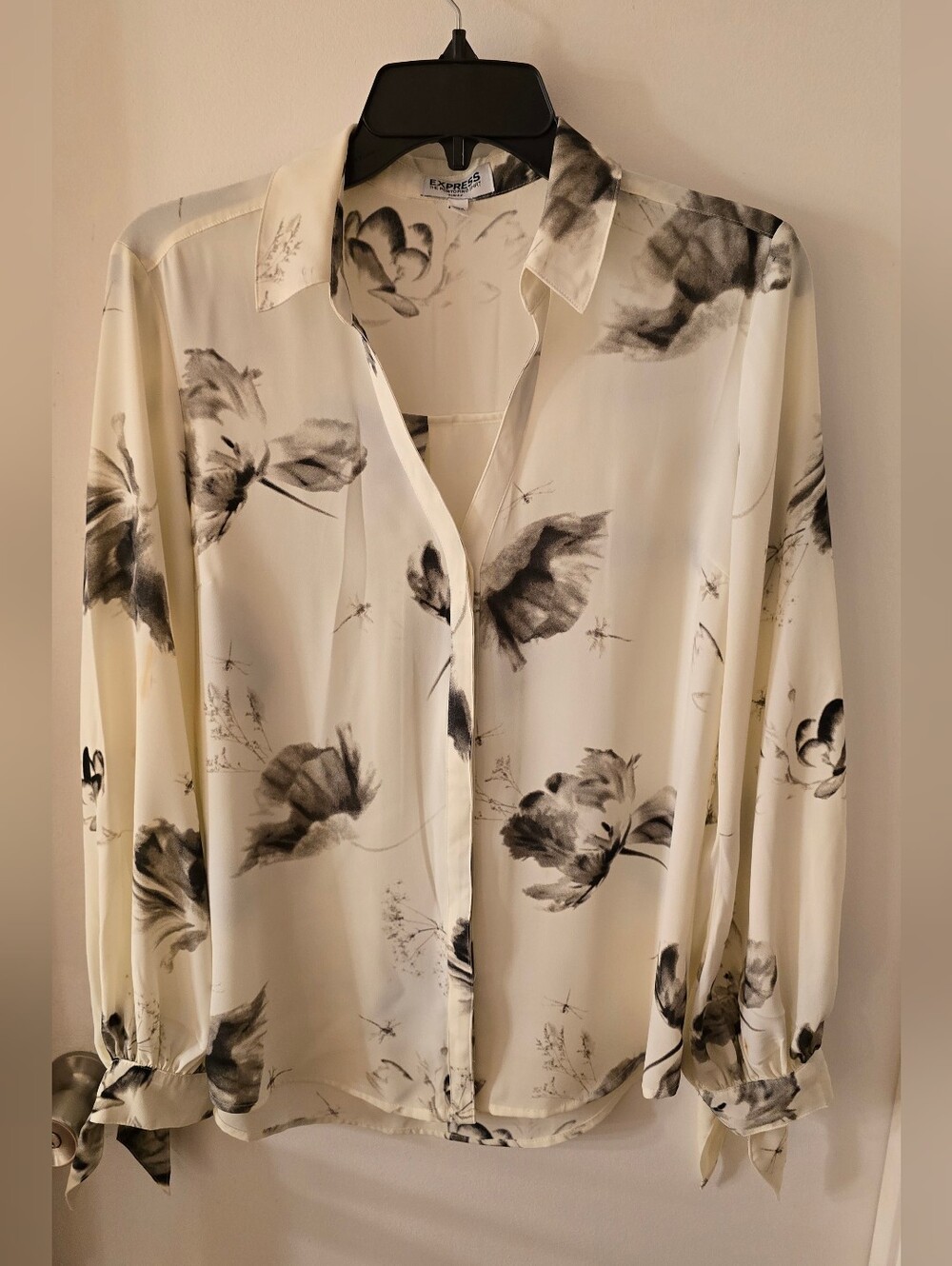 Express Cream and Black Floral Button-Down Blouse